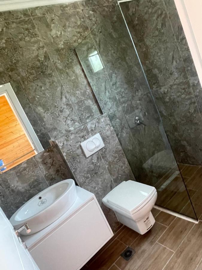 Bujtina Siar Hotel Pogradec Bagian luar foto