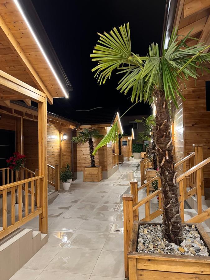 Bujtina Siar Hotel Pogradec Bagian luar foto