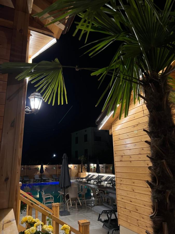 Bujtina Siar Hotel Pogradec Bagian luar foto