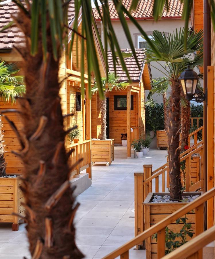 Bujtina Siar Hotel Pogradec Bagian luar foto