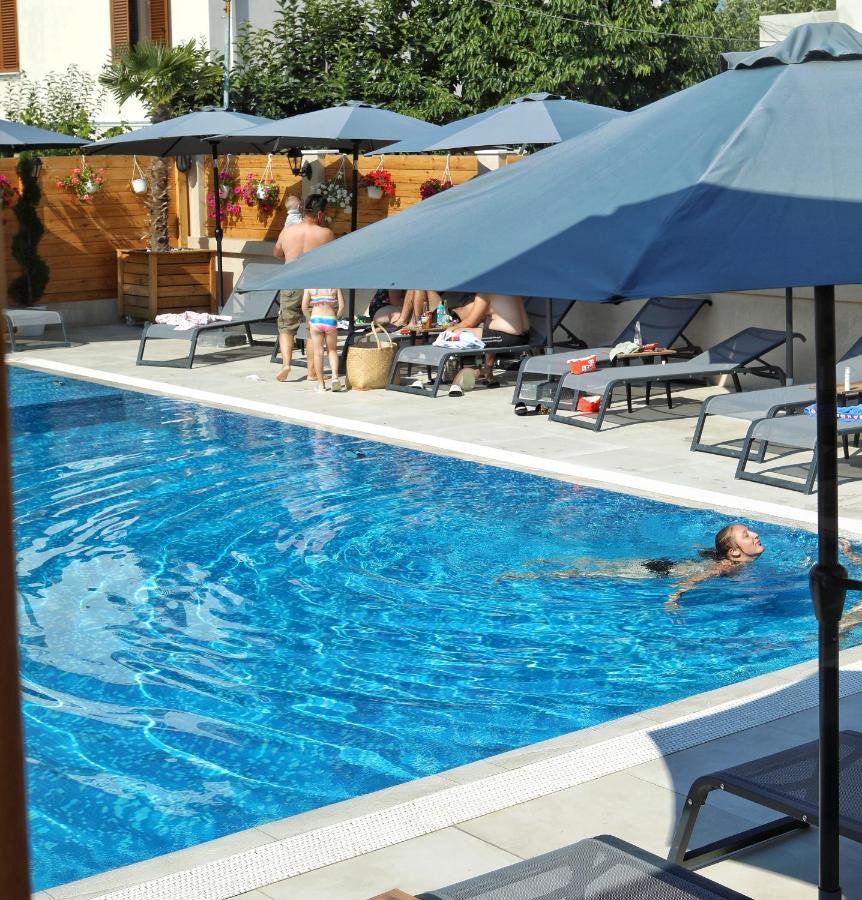 Bujtina Siar Hotel Pogradec Bagian luar foto