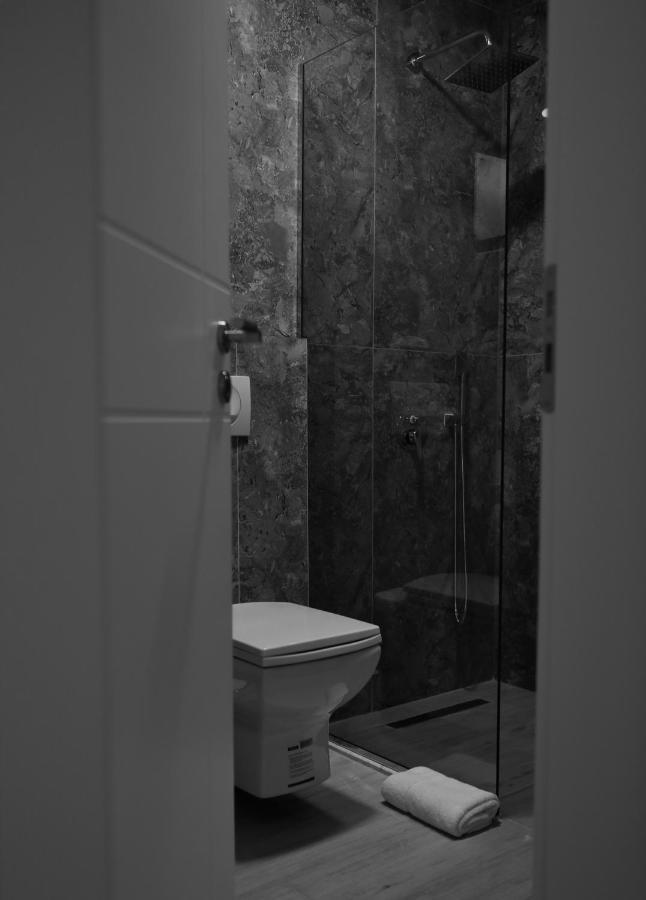 Bujtina Siar Hotel Pogradec Bagian luar foto
