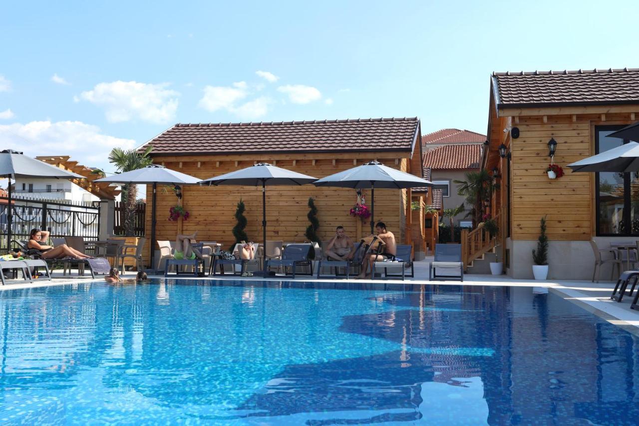 Bujtina Siar Hotel Pogradec Bagian luar foto