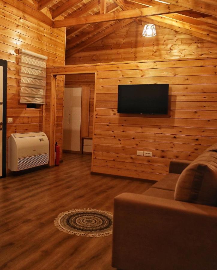 Bujtina Siar Hotel Pogradec Bagian luar foto