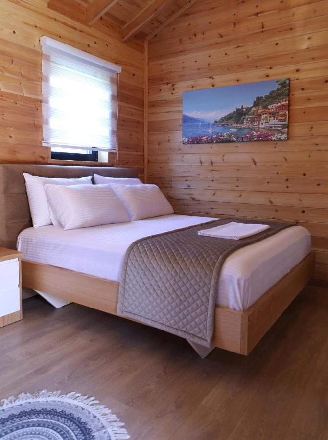 Bujtina Siar Hotel Pogradec Bagian luar foto