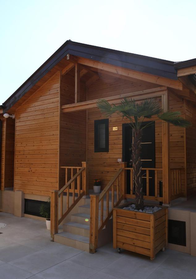 Bujtina Siar Hotel Pogradec Bagian luar foto