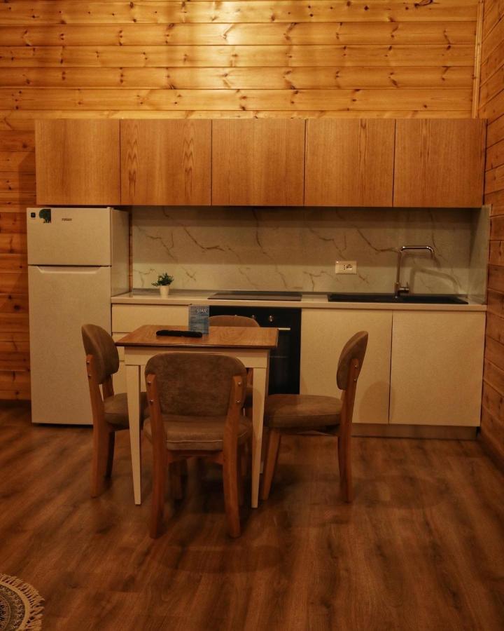 Bujtina Siar Hotel Pogradec Bagian luar foto
