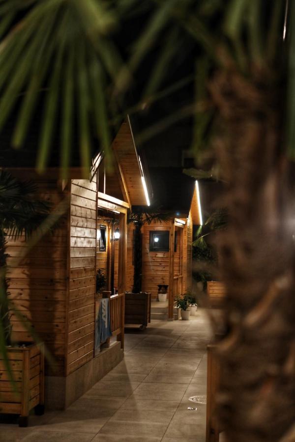 Bujtina Siar Hotel Pogradec Bagian luar foto