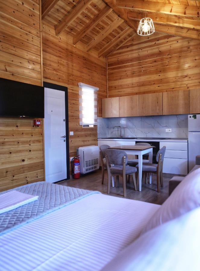 Bujtina Siar Hotel Pogradec Bagian luar foto
